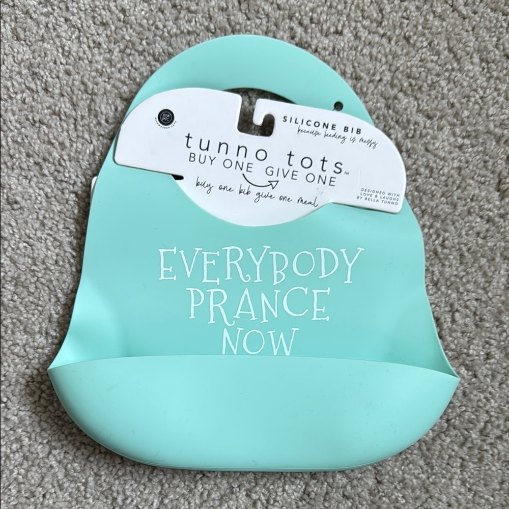 NWT Tunno Tots Silicone Bib in Mint
